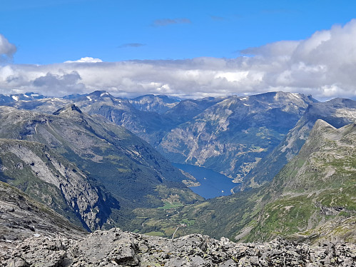 Mot Geiranger