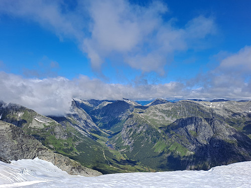 Men utsikta er nydeleg. Her mot Norangsdalen
