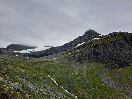 Oppover mot Meleinsvatnet