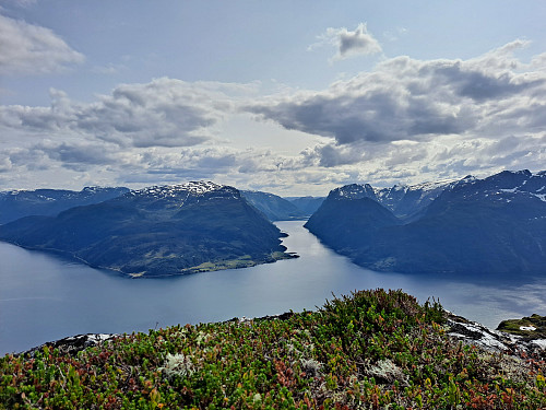 Mot Hyefjorden