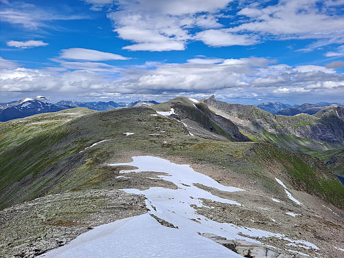 Mot Ørnefjellet, fint terreng å gå i 