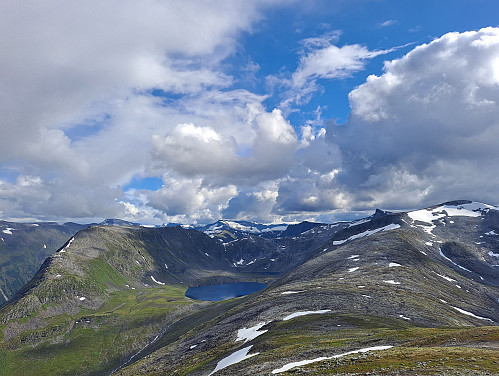 Mot Klovningsnibba og Haugedalsvatnet