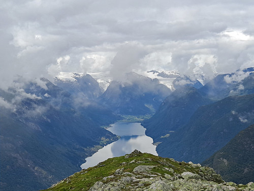 Mot Fjærland