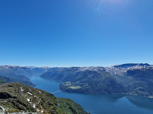 Mot Hardangerbrua