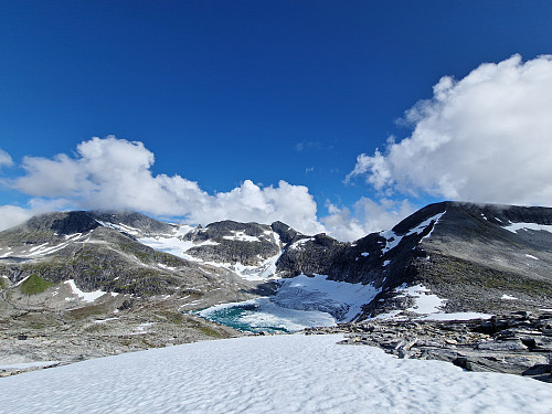 Fint å gå i snøen ned 