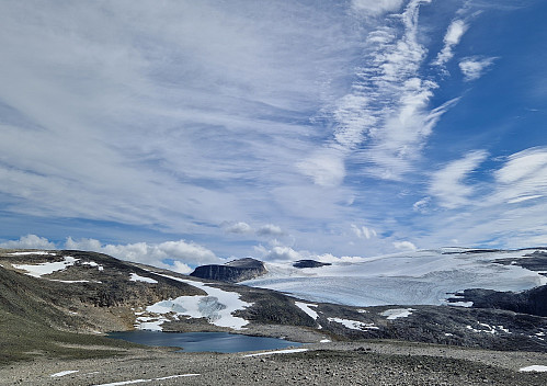 Solheimsvatnet og Ramnefjellsbreen