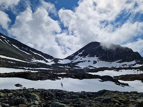 Det minkar på snøen no, frå Skålavatnet