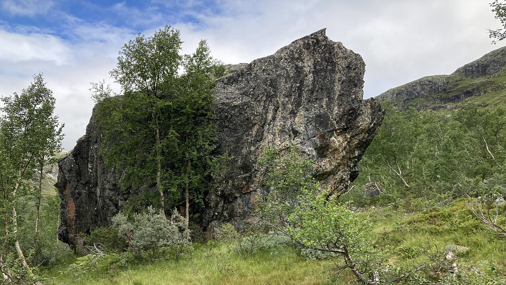 Storesteinen i Ljosanddalen - litt nord mor Kleivastølen