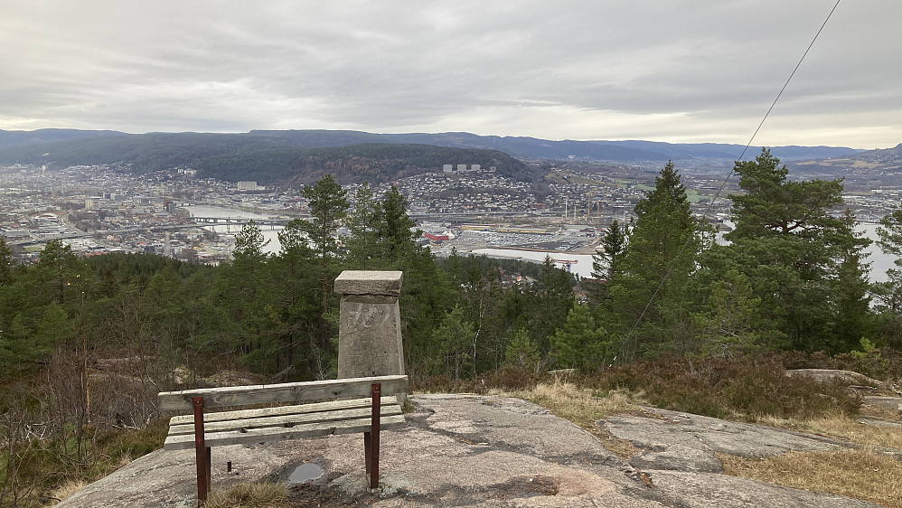 Flott utsikt mot Drammen fra Nordbykollen