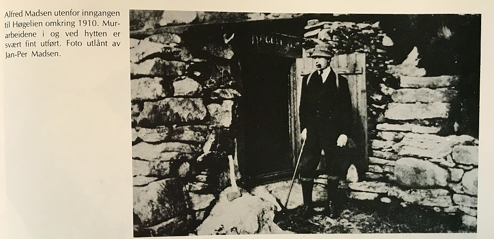 Høgelien og eieren Alfred Madsen omkring 1910. Fra Bergensernes Fjellverden II (1988) side 67