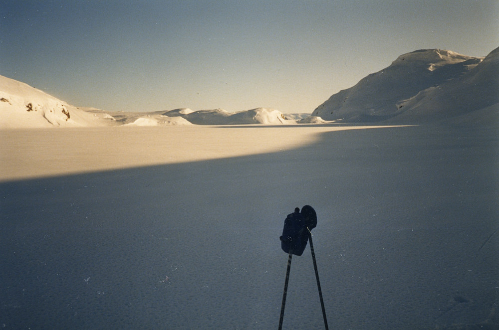 Kaldavatni 1297 med Skipanuten 1500 i bakgrunnen mot høyre