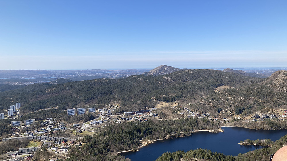 Mot NV. Lyderhorn i bakgrunnen