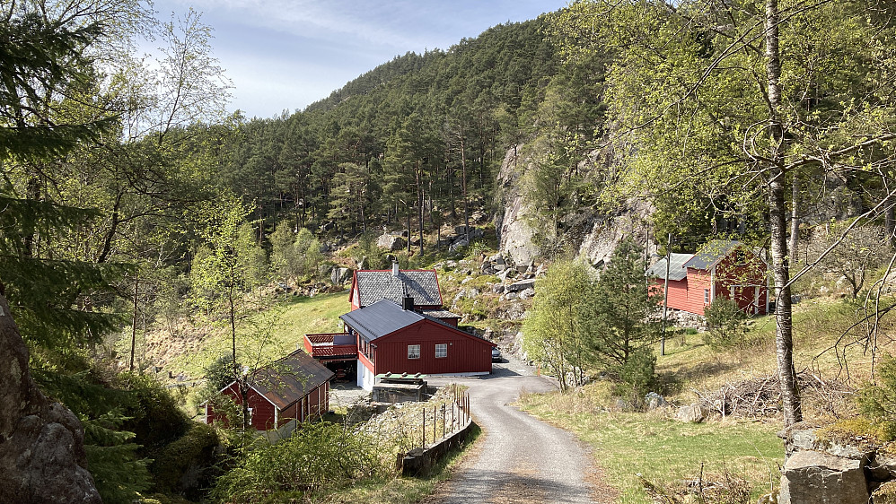 Idyllisk sted innerst i Heggvik der stien brakte oss ned!