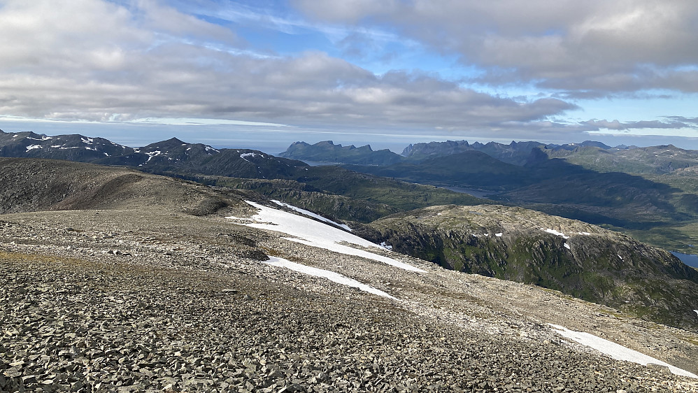Utsikt vestover Senja fra toppen