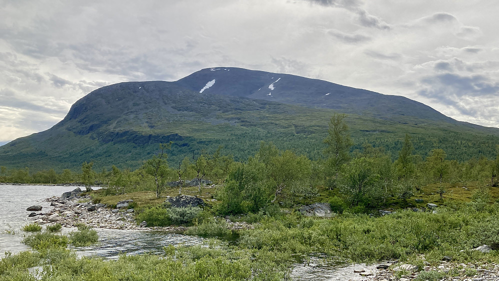 Giganten Rohkunborri sett fra Storbukta