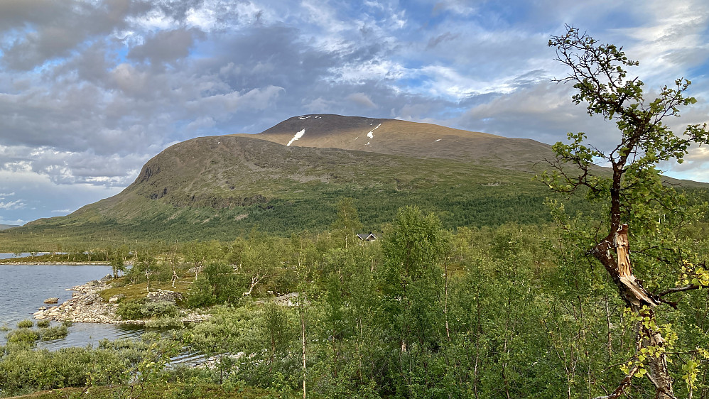 Tilbakeblikk mot fjellet fra der vi ble hentet i Storbukta