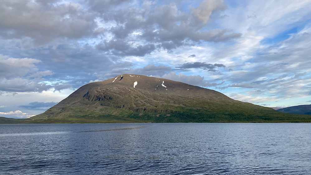 Rohkunborri sett fra Altevatnet