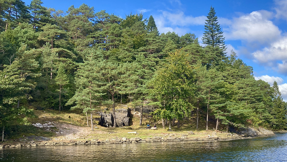 Området med marmorbruddet sett fra Marmorsundet