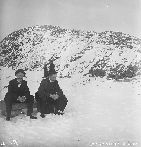 Utsikten ved Blåmansveien mars 1903. Her ble det montert en solid steinbenk som står der like fint i dag! Foto: Jørgen Grundtvig-Olsen. Fra billedsamlingen Marcus - ubb-go-b-003