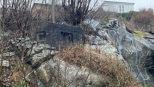 Bunker med skyteskår sett fra øst