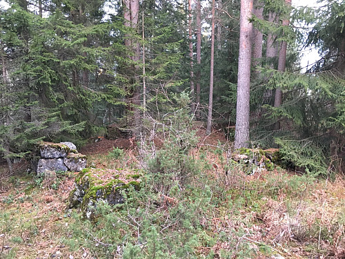 Fundamenter for utsiktstårnet på Gruvåsen fra 22.11.2020. Foto Per Runar Thoresen