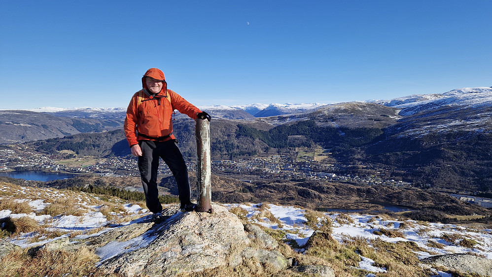Søylen og meg på Kvitnosa. Foto Helge