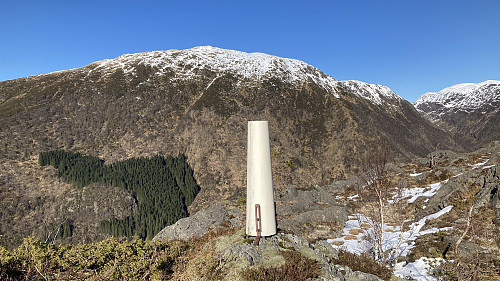 Samme. Hausdalshorga 775 i bakgrunnen