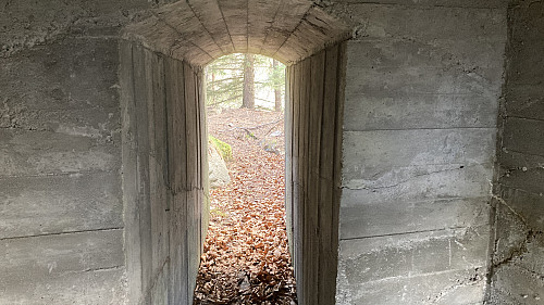 Foto fra innsiden mot inngangen