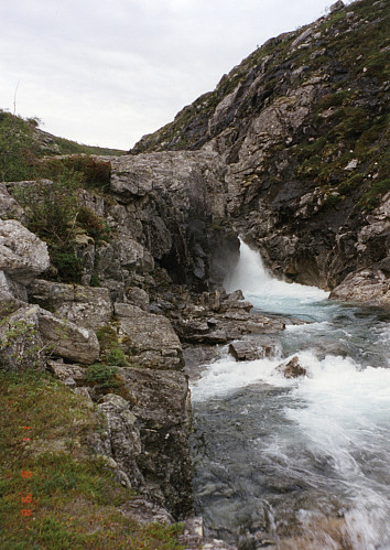 Fossen øverst i Rjoanddalen