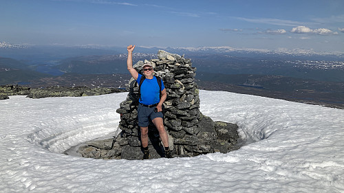 Stig ved varden på Lurfjelltinden!