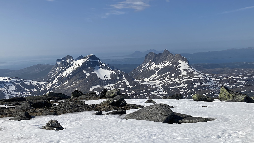 Børvasstindane fra toppen