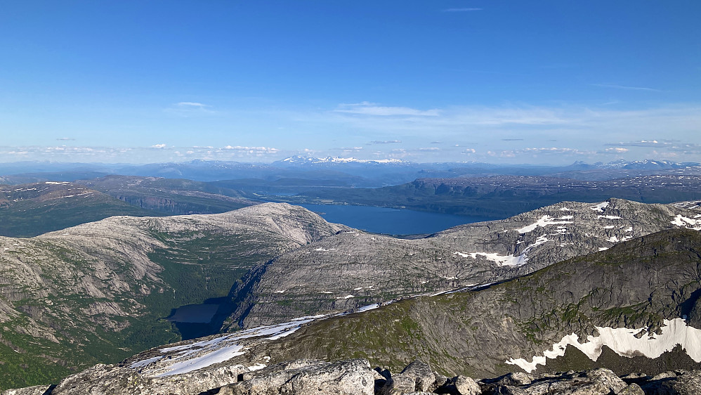 Mot øst. Mo i Rana og Okstindan i bakgrunnen