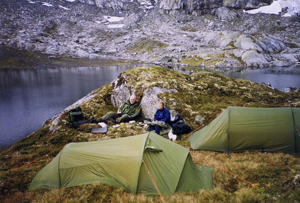 Frokost ved Vassmælarvatnet 6.9.1998. Foto Helge