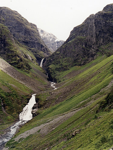 Undredalselvi og Fjellmannsskorfossen