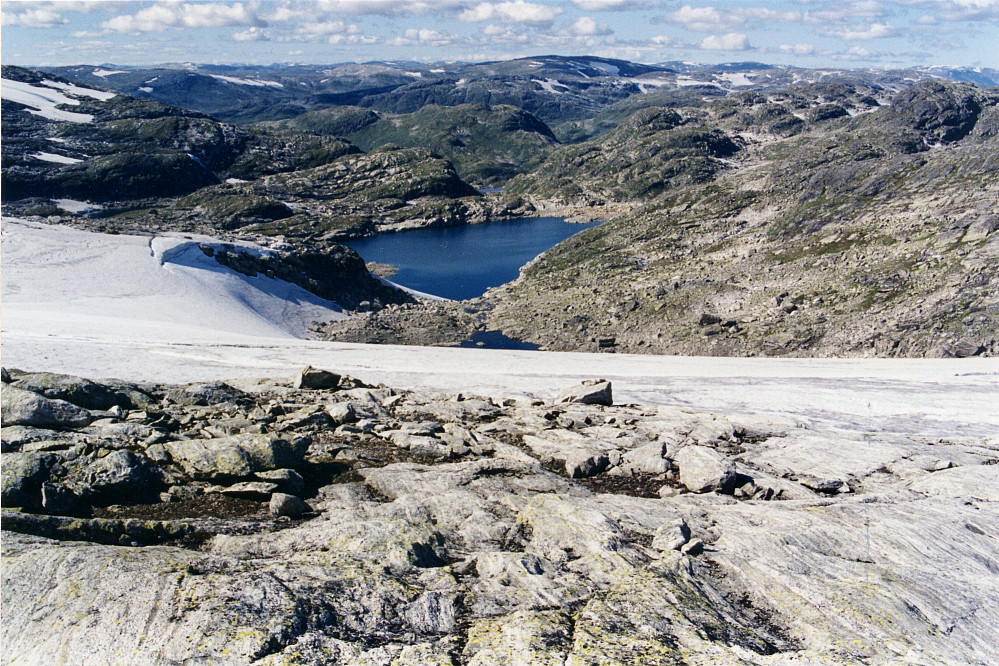 Fra toppen av Vossaskavlen vestover mot Kaldavatni
