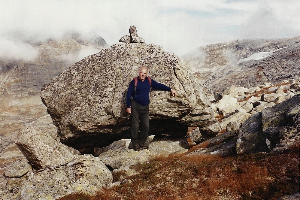 Meg ved Tobakksteinen i Tryglabotn. Foto: Helge S. Titland
