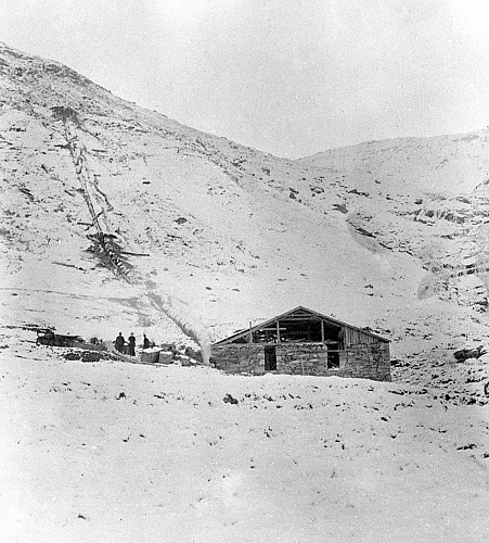 Turbinen ved Gangdalen under anleggstiden ca. 1897. Digitaltmuseum.no. Fotograf ukjent.