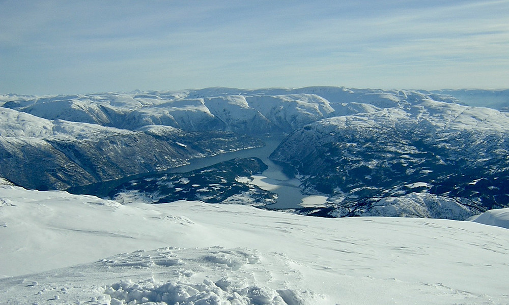 Formidabel utsikt sørover mot Ulvik og Ulvik/Osafjorden