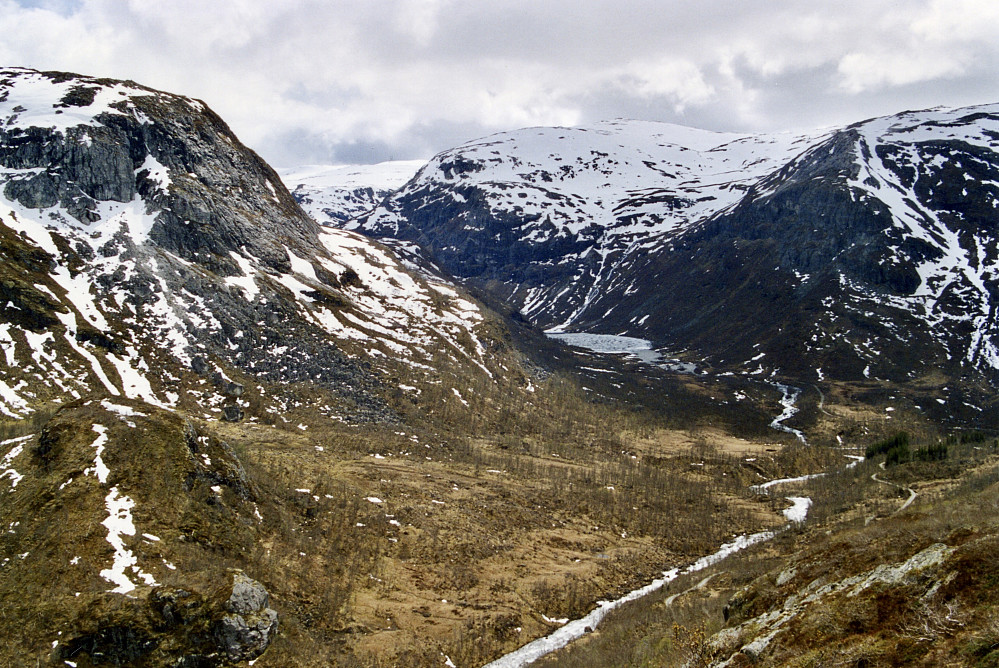 Fra Ørnaberget mot Slondalen og Mjølfjellet