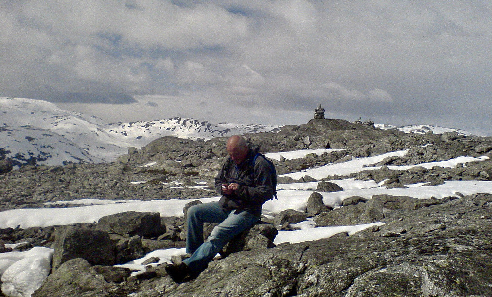 Varden på Søre Rjoandeggi (?) i bakgrunnen. Foto Astrid