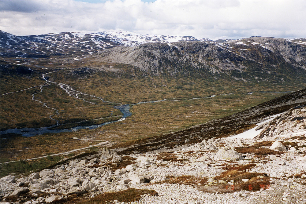 Fra vestsiden av Rjoandeggi nedenfor Buføreskaret mot Grodjuvedalen