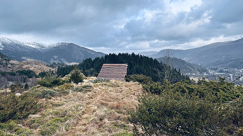 Foto nordover mot gapahuken og Hinderåsen