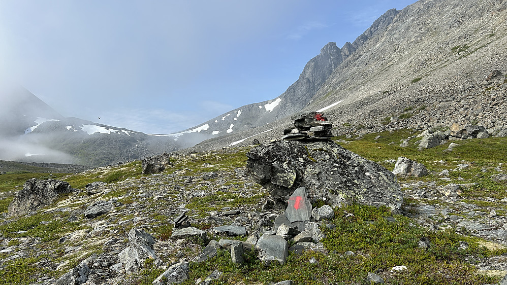 Pause oppe ved Storbuktsvannet der en fantastisk fjellverden åpner seg!
