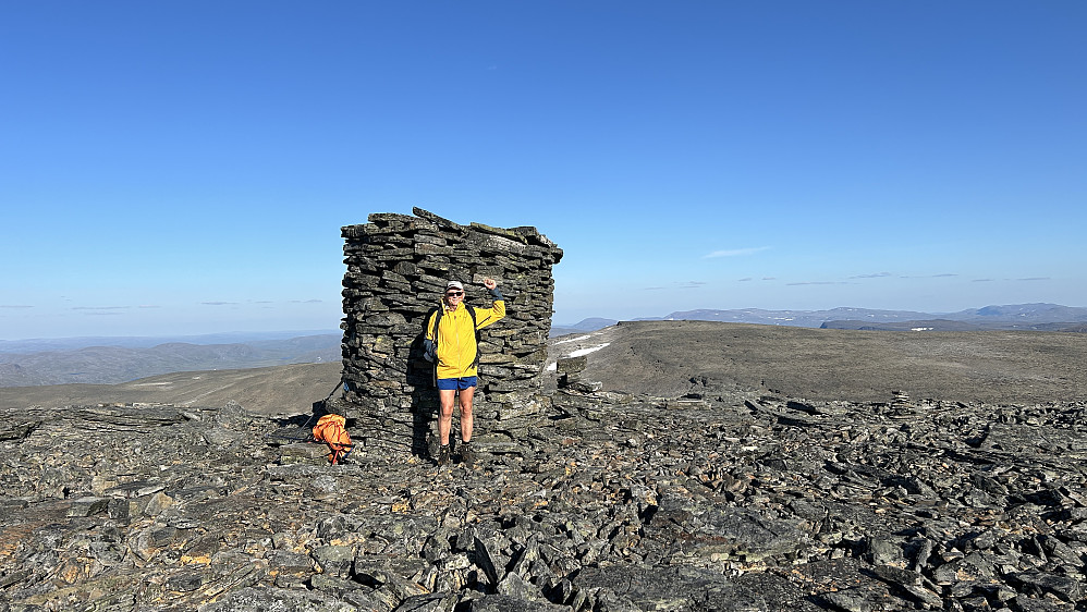 Stig ved varden på Isfjellet 1375 i Kåfjord
