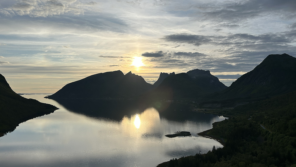 Utsikt utover Bergsfjorden før solnedgang
