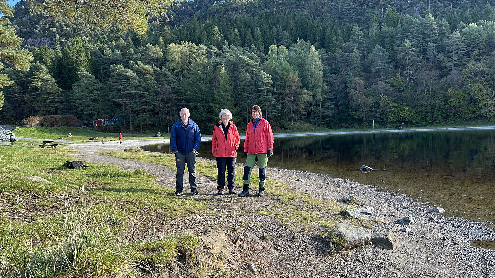 Rusletur i Kanadaskogen med Astrid, Liv Synnøve og Rune