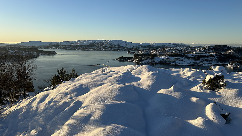 Eldtona i vinterskrud
