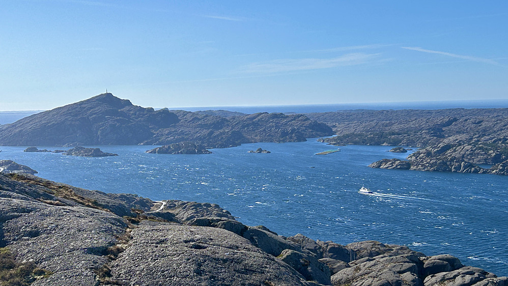 Mot Håfjellet 202 på Ytre Sula ved Nåra