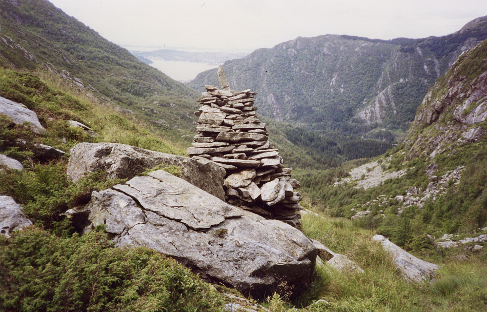 Tilbakeblikk ned Isdalen