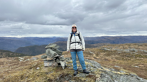 Liv Synnøve på Flateheia, denne gang i fint turvær!
